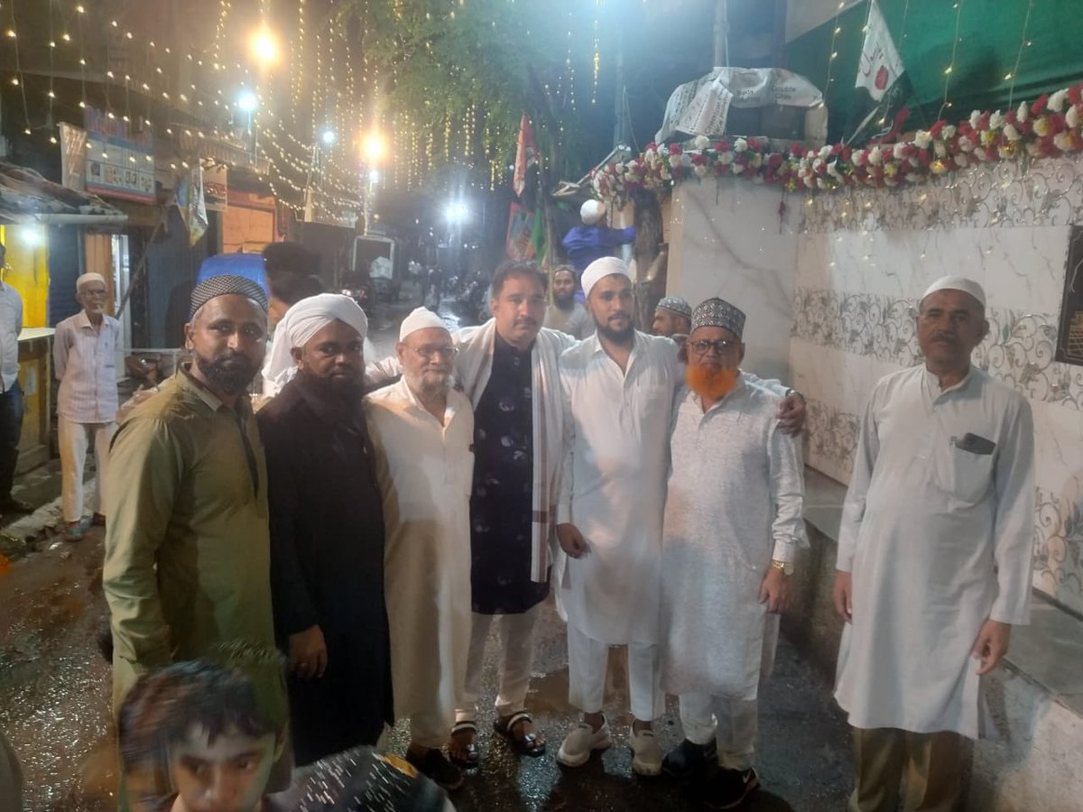 Former Shivsena Nagarsevak Haji Halim Khan visited at Navpada on the occasion of Eid Milad-un-Nabi