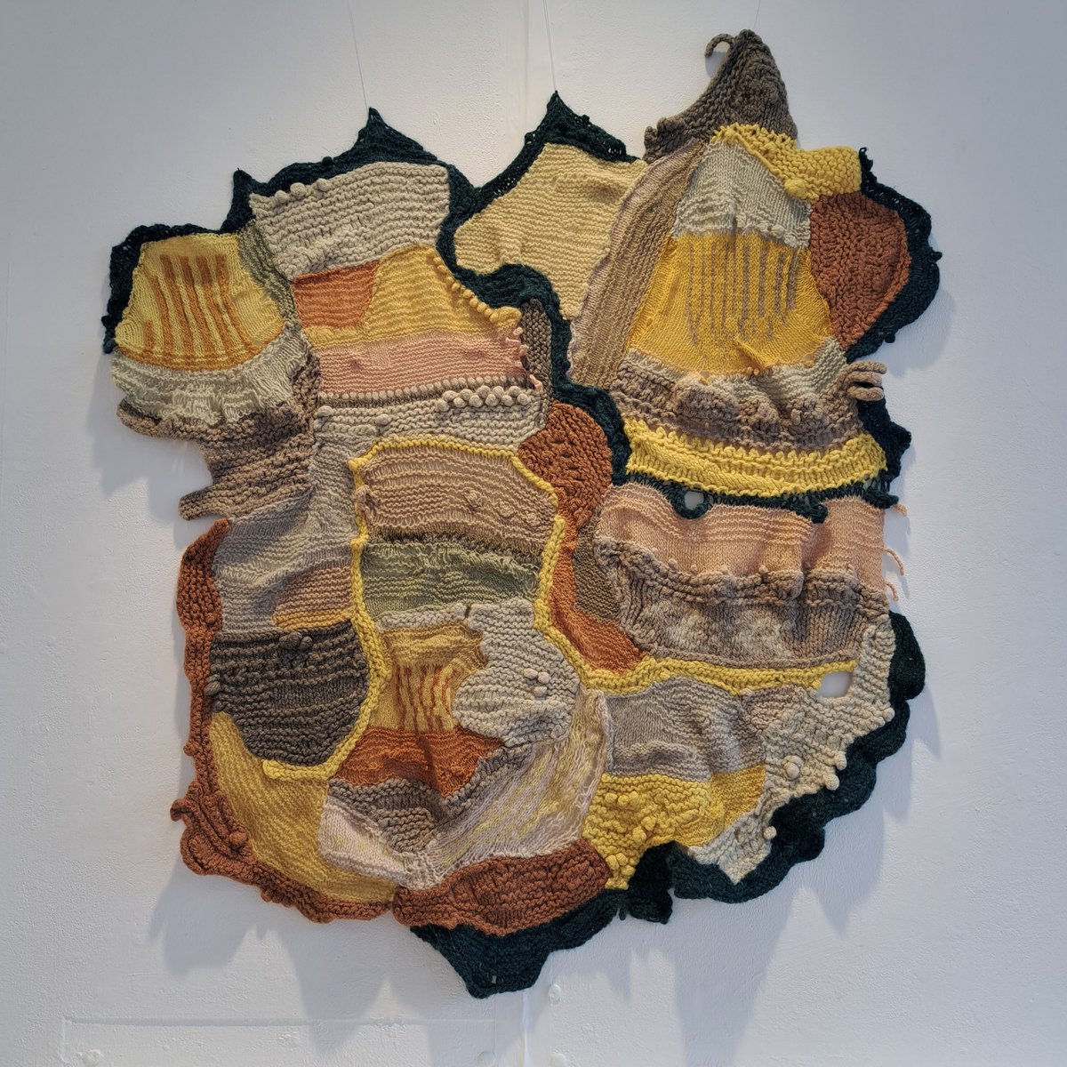 REFLECTIONS OF SOUTH HILL PARK opens today!
I am exhibiting with Consuo-Textiles in celebration of <a href="/southhillpark/">South Hill Park</a> being an art centre for 50 years. Curated by <a href="/Loucia_M/">Loucia Manopoulou</a>
On until Nov 5th southhillpark.org.uk/shp-events/ref…
Also part of Farnham Craft Month <a href="/FarnhamCraft/">Farnham Craft Town</a> 
#art #craft #textiles
