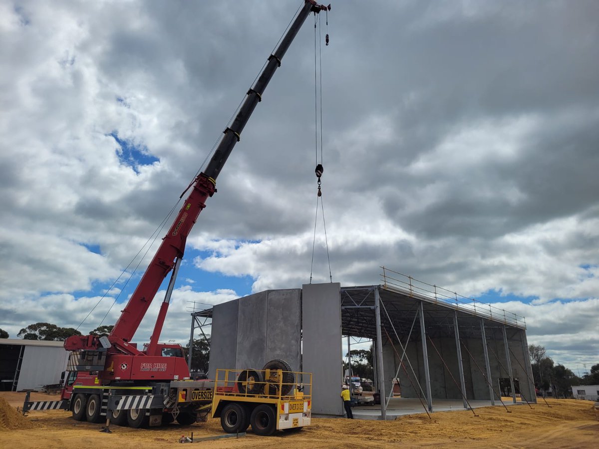 👀Check out these firewall panels coming together on a commercial warehouse in Corrigin. 🛠️💪 #ConcreteSupply #ConcreteSolutions