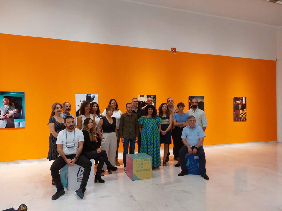 📍L’<a href="/avav_valencia/">Acadèmia Valenciana Audiovisual</a> participa aquest cap de setmana en el VII Encontro de Academias de Cine e Audiovisual a Ourense. 

Ací, la presidenta de l’Acadèmia, @Cebrin1Teresa, juntament amb la directora de la nostra Oficina Tècnica, <a href="/Ibelert/">Ibelert</a>, i els representants de la resta d’acadèmies.