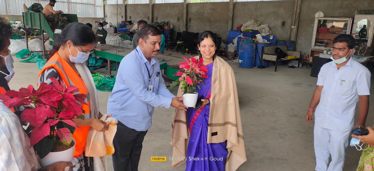 DCNarsingi's tweet photo. Greetings of the Day,

Today Director @cdmatelangana   @PamelaSatpathy Mam &amp; @ACLB_Rangareddy (Smt Pratima Singh IAS) Mam visited  the DRC, Compost Yard at Vattinagulapally, Narsingi Municipality &amp; verified the Waste  to Wonder things.

Best Regards,
B.Surender Reddy
MC-Narsingi https://t.co/xgIv4fm18f