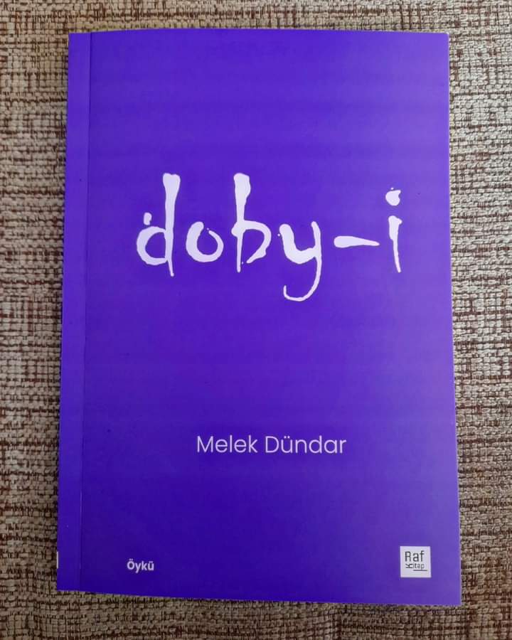 NeslihanYalman's tweet image. Sevgili öğrencim Melek Dündar'ın öykü kitabı elime geçti. Senelerdir verdiği emeklerin karşılığını görmesi çok güzel... Hâlâ da aynı çaba içinde... Elinden geldiğince ve titizlikle... ✌🏿💜

#neslihanyalman #melekdündar #doby-i #yazarlıkatölyesi #yazarlık #öykü 

@Melekdn76961006