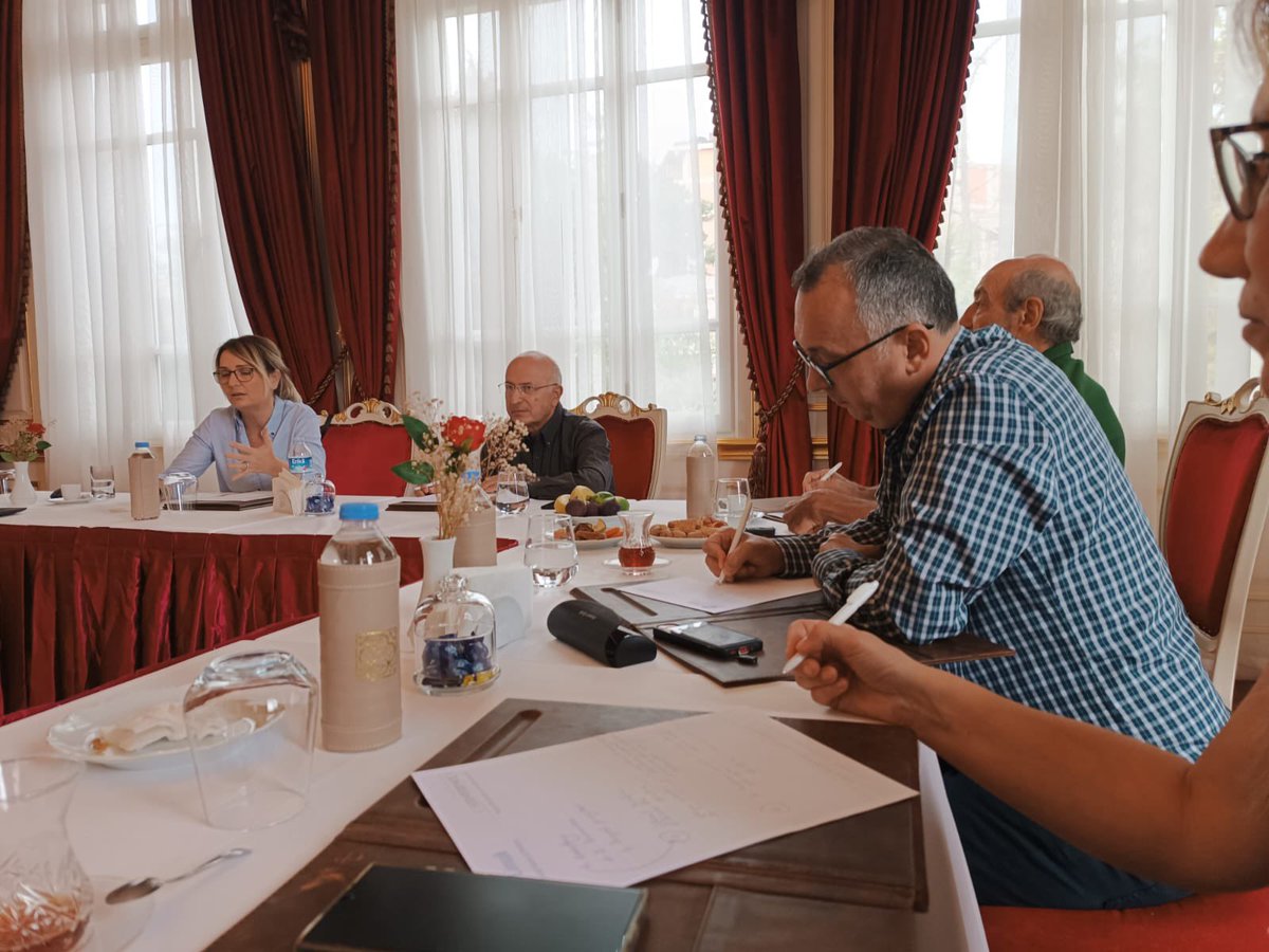 Prof. Dr. Senay Yürür hocamızın ev sahipliğinde Örgütsel Davranış Kongresi  Danışma Kurulu toplantısını gerçekleştirdik. Muhteşem ev sahipliği için <a href="/syurur/">Senay Yürür</a> hocamıza ve ekibine teşekkürler. 🧿 1-4 Kasım tarihlerinde Yalova’da Örgütsel Davranış Kongresi’nde görüşmek dileğiyle…