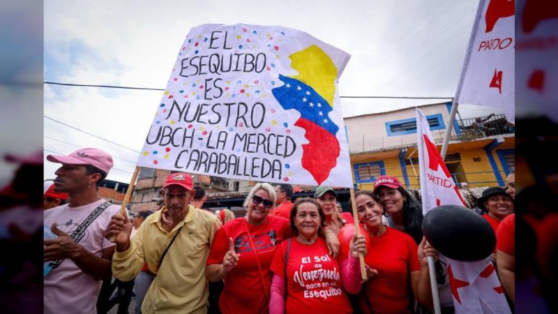 #ElEsequiboEsVenezuela <a href="/dcabellor/">Diosdado Cabello R</a>: "El tema del Esequibo es un problema de todos los Venezolanos, vamos a tocarle las puertas a todo el mundo y comprometerlos a defender la Patria."