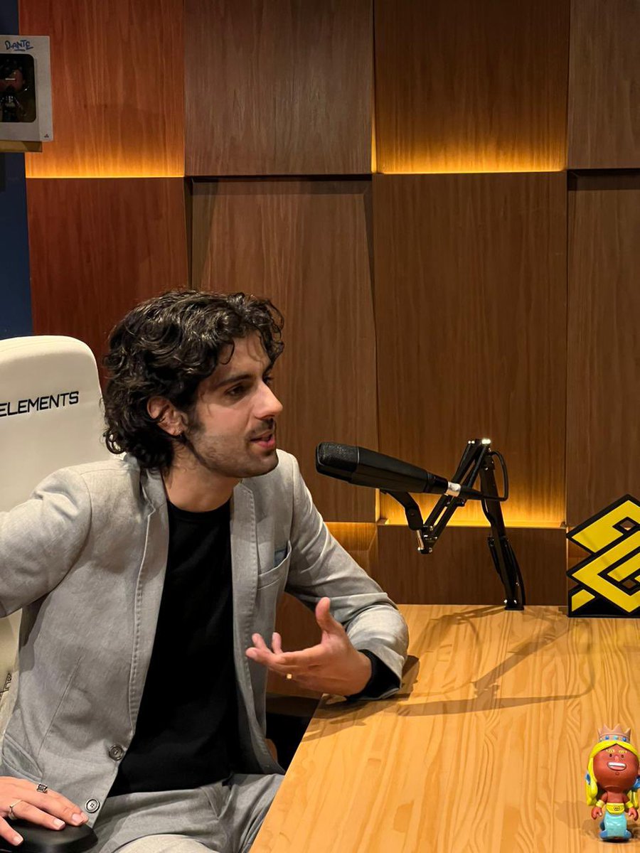 “se vc nao aparenta ser gay 70% do tempo vc eh um merda bro”

escutem meu podcast