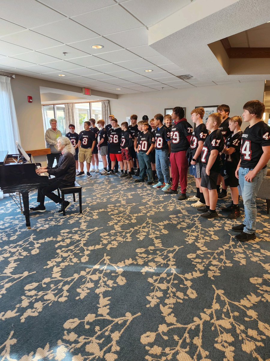 BrandonHakes's tweet photo. The Greenon JH Football team came together this morning for another community service event at the “Our Home” center to talk with the residence during breakfast, clean, pick up trash, etc.  Proud day to be a knight! 

The boys have 2 games left this season, come check them out https://t.co/yElgox82Km