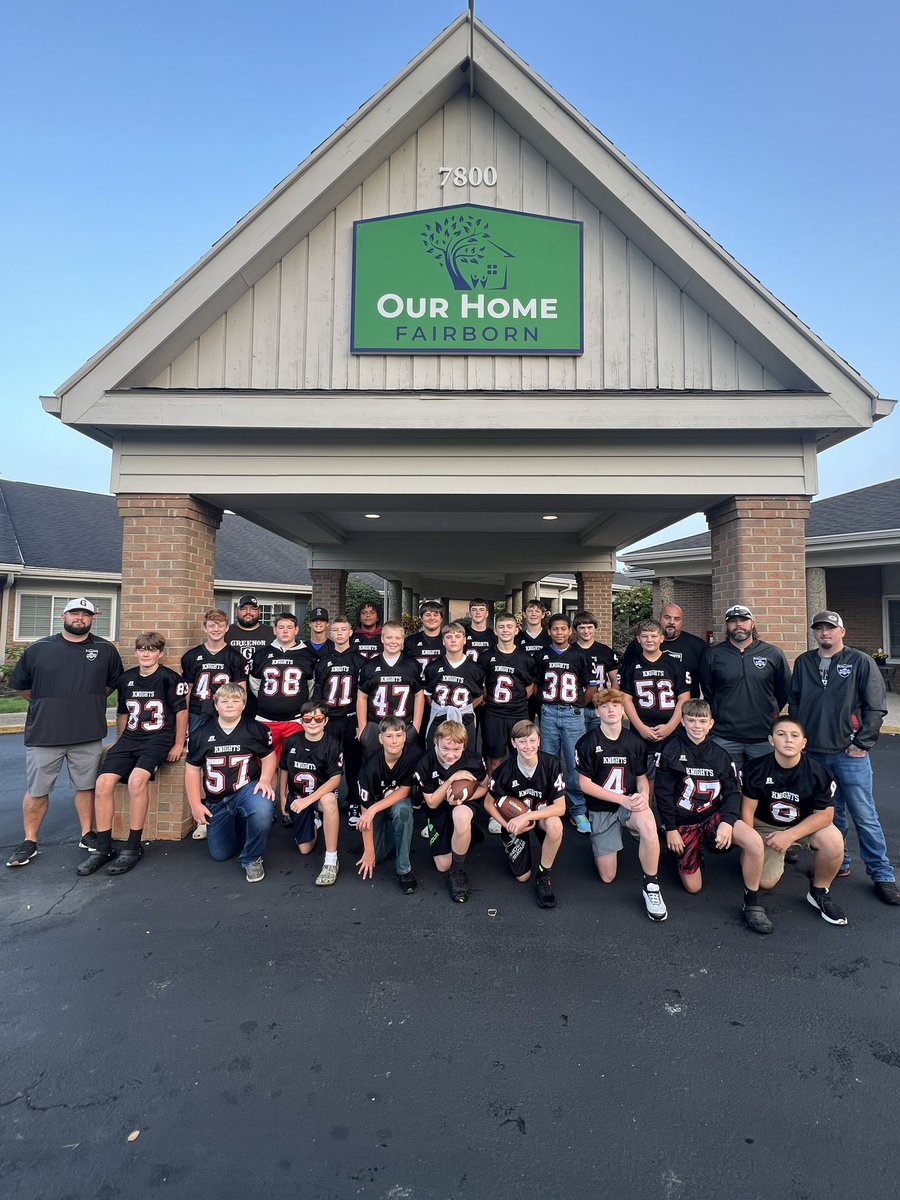 BrandonHakes's tweet photo. The Greenon JH Football team came together this morning for another community service event at the “Our Home” center to talk with the residence during breakfast, clean, pick up trash, etc.  Proud day to be a knight! 

The boys have 2 games left this season, come check them out https://t.co/yElgox82Km