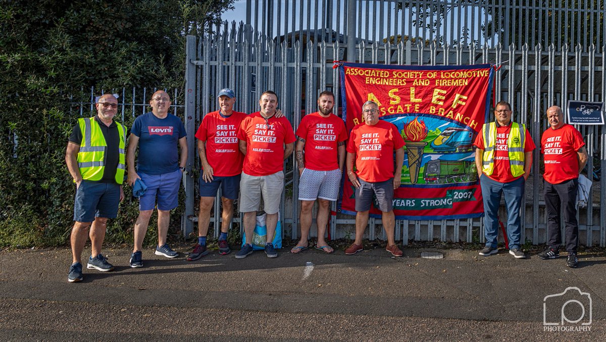 ASLEFunion's tweet photo. Salisbury - Ramsgate - Blackpool - Orpington

Great show of strength from ASLEF members across the country today. https://t.co/c4qYNsMHcv