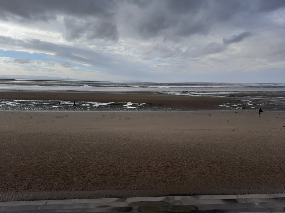 Looking forward to the #severnbore tonight. Very low tide now at Burnham on Sea