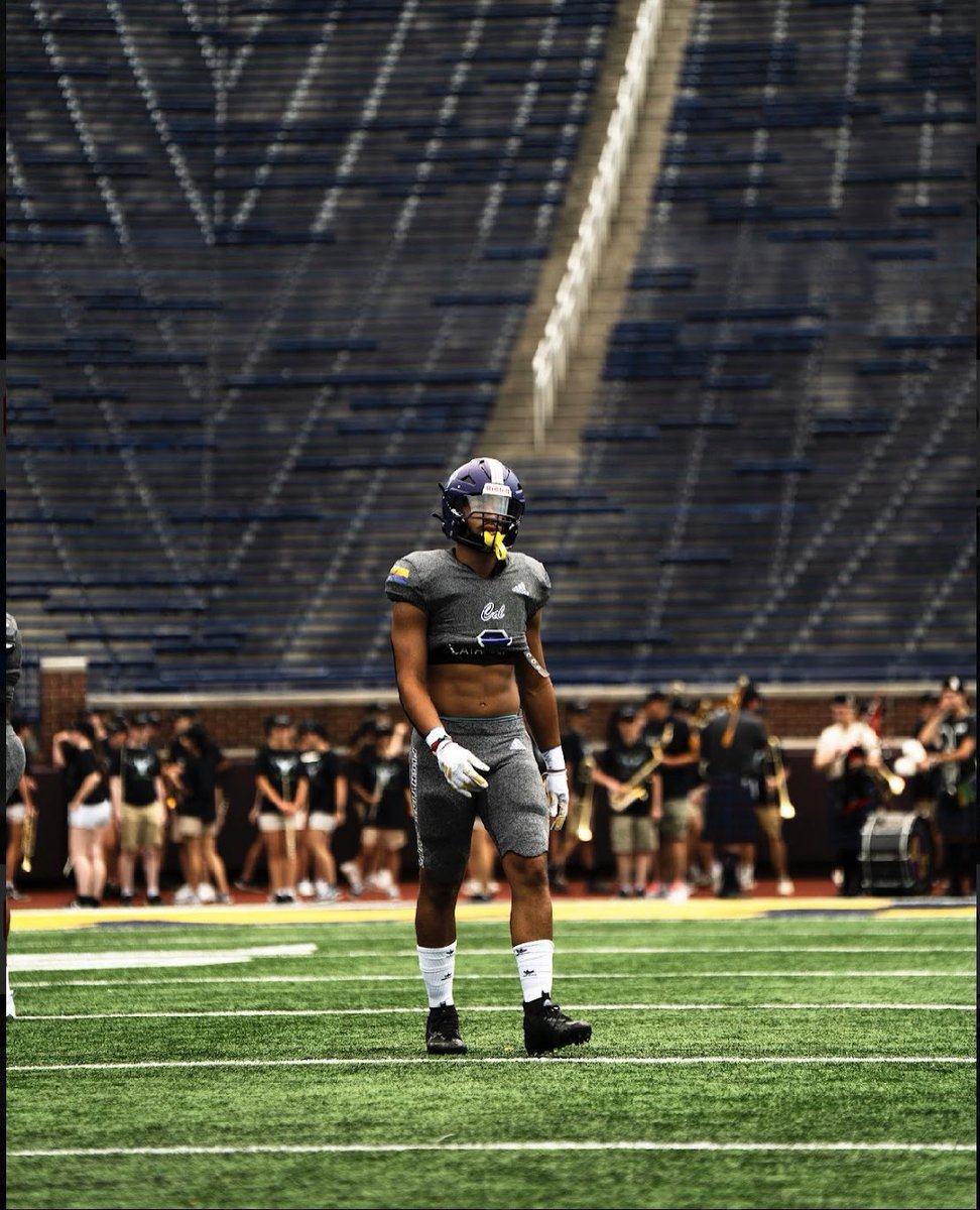 brockxtownsend's tweet photo. Week 1-6 stats
87 Carries 
912  yards (613 rushing)
7.05 avg/run 
13 touchdowns (11 rushing)
14 tackles (10 solo)
3 ints

@TheD_Zone @247Sports @AllenTrieu https://t.co/aCYk7bL8RB