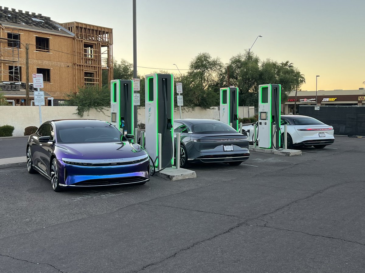Getting that quick fix with some fellow #lucidmotors owners. #electrifyamerica