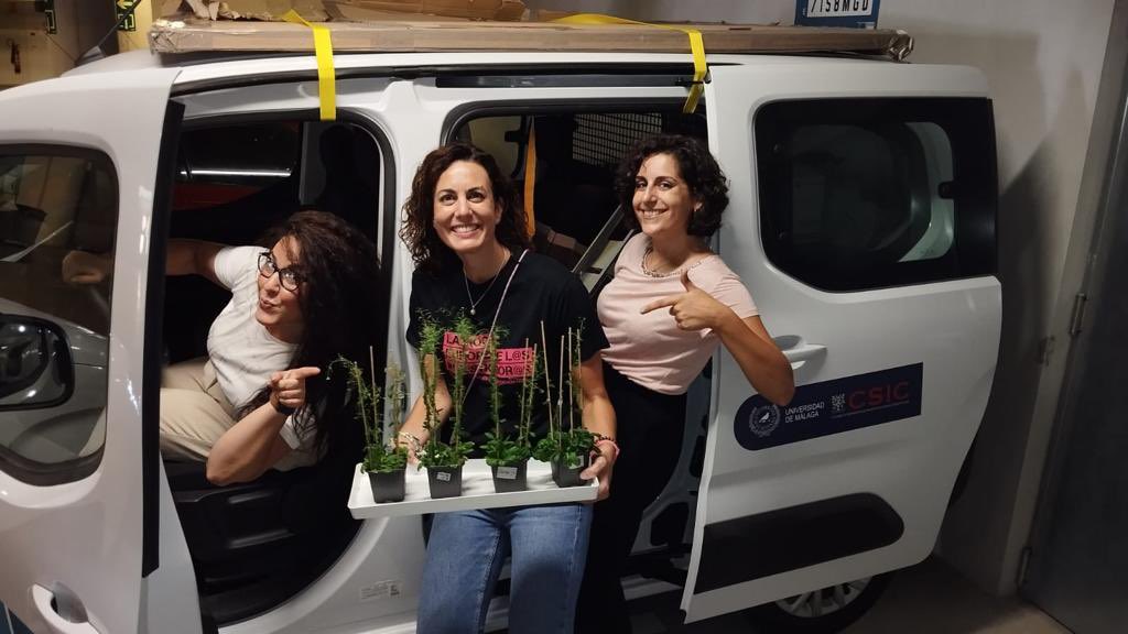 Qué buena tarde con el equipazo del taller Cultiva, Transforma, Crea de la #NocheEuropeadelosInvestigadores. Como siempre, exitazo de la divulgación científica. Un placer ver a tanta gente participando y  a tantos amigos y colegas científicos!