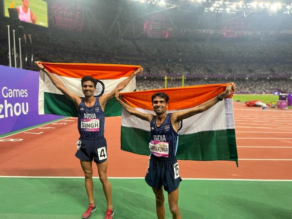 ani_digital's tweet photo. Asian Games: Kartik Kumar wins silver; Gulveer Singh bags bronze in men’s 10000m
Read @ANI Story | https://t.co/Cyn0KlhFtP
#GulveerSingh #AsianGames2023 #KartikKumar #IndiaAtAsianGames https://t.co/iaJ3Yt5OOK
