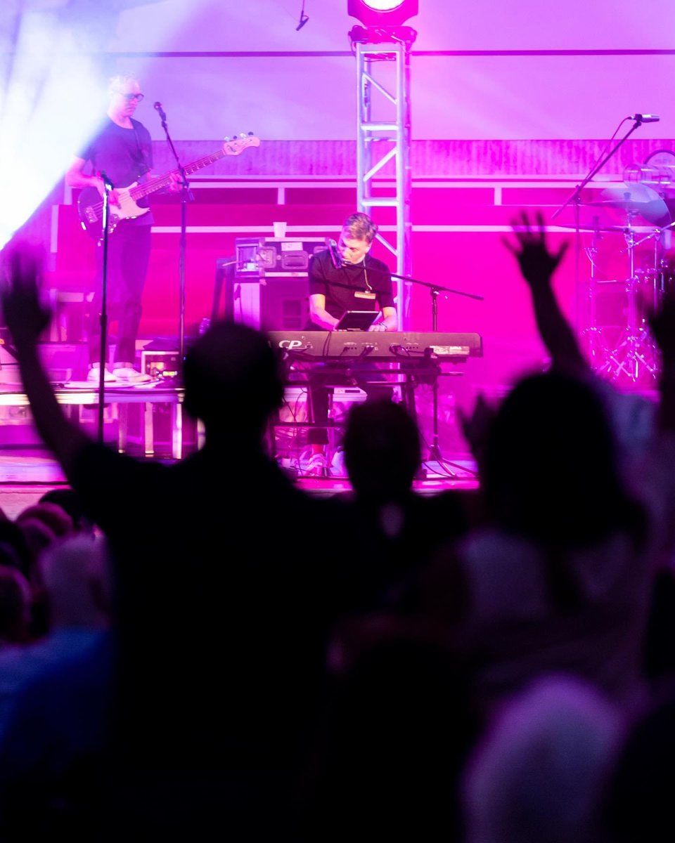 coralridgepc's tweet image. In the presence of greatness and the embrace of worship. Thank you, @michaelwsmith, for an unforgettable evening! 

#michaelwsmithlive 
#michaelwsmith 
#michaelwsmithconcert