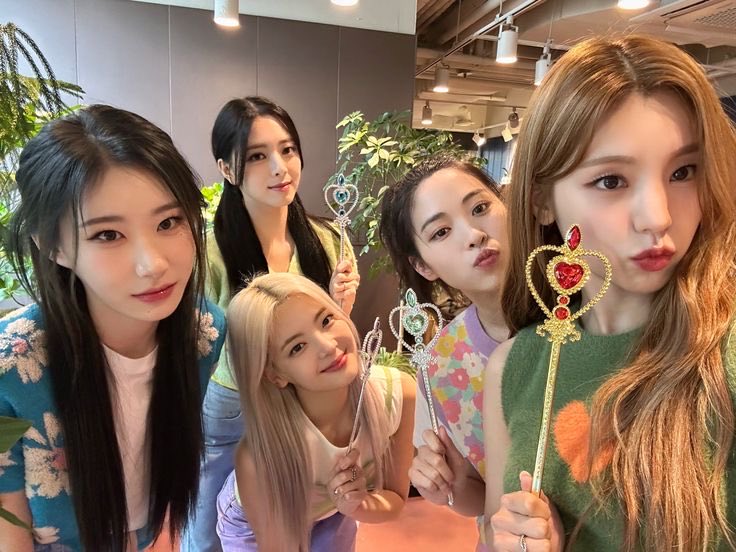 ryusland's tweet photo. ITZY Performances that left everyone shocked a theard : https://t.co/s0V74aWZlO