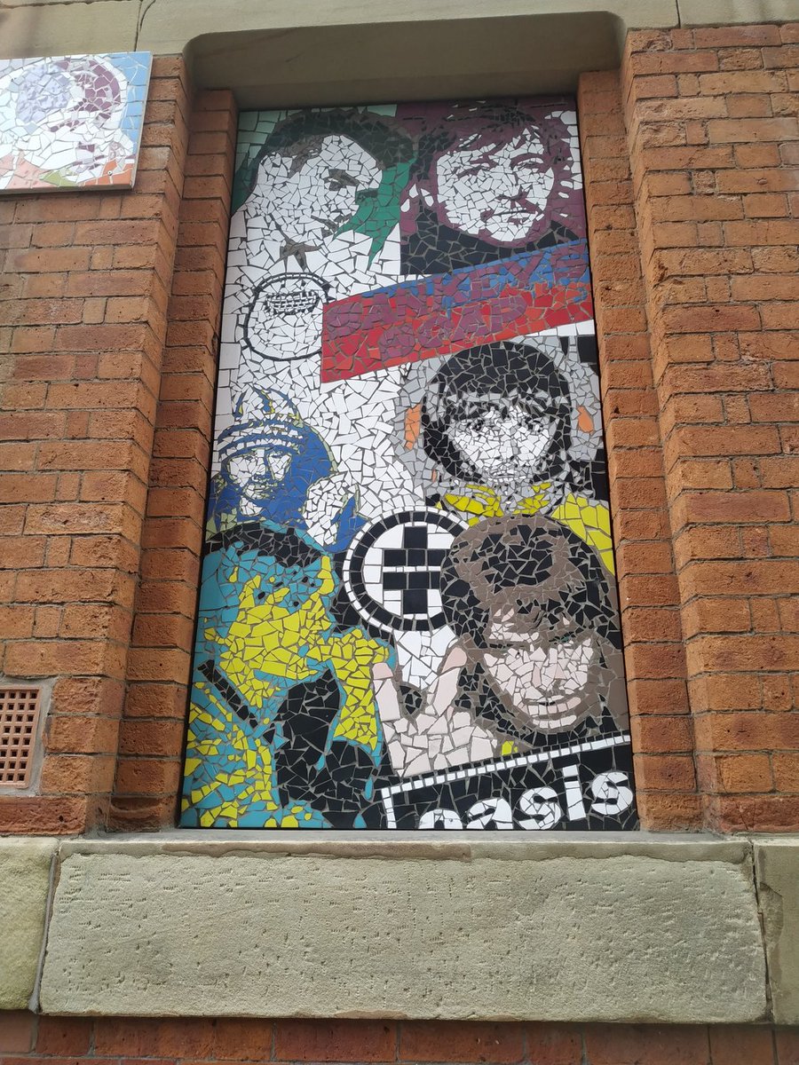 Having a rainy afternoon in Manchester looking for tunes in Piccadilly Records. Not noticed this ace mual before..

Hope you're having a great day!