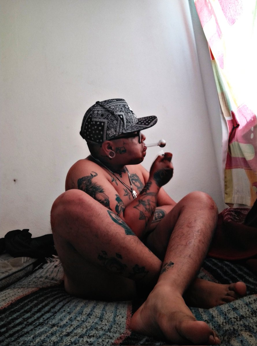 Axelitoweed's tweet photo. Tu solo fuma y relájate 🔥🥶
Like y rt y te crece el qlo 
.
.
#gay #gayhuehuetoca #huehuetocagay #gaymexico #gaymeth https://t.co/NTzfqzPbSw