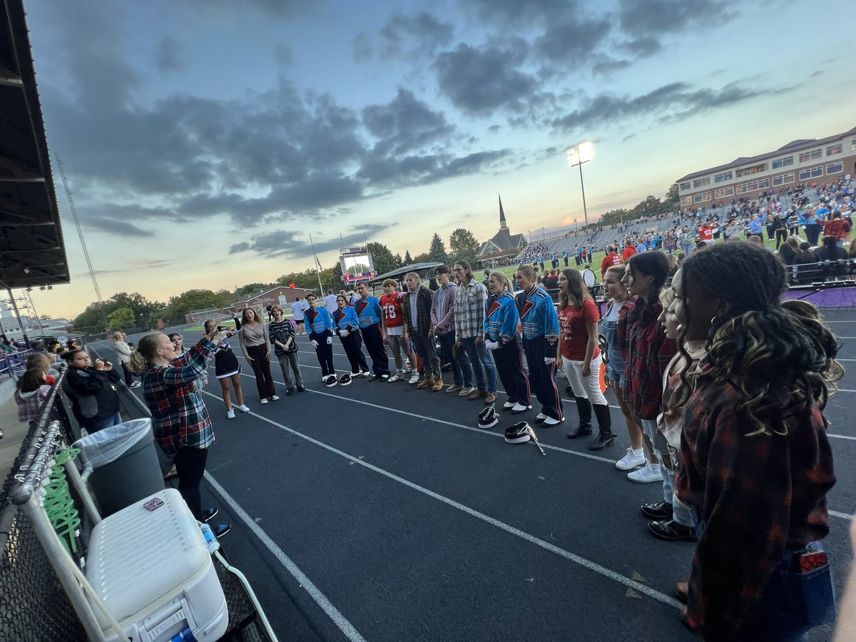 Absolutely beautiful Star Spangled Banner last night, Choralaires!  #proudchunat