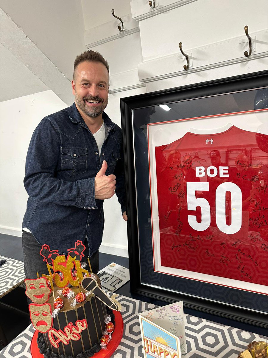 Alfie Boe OBE tweet media
