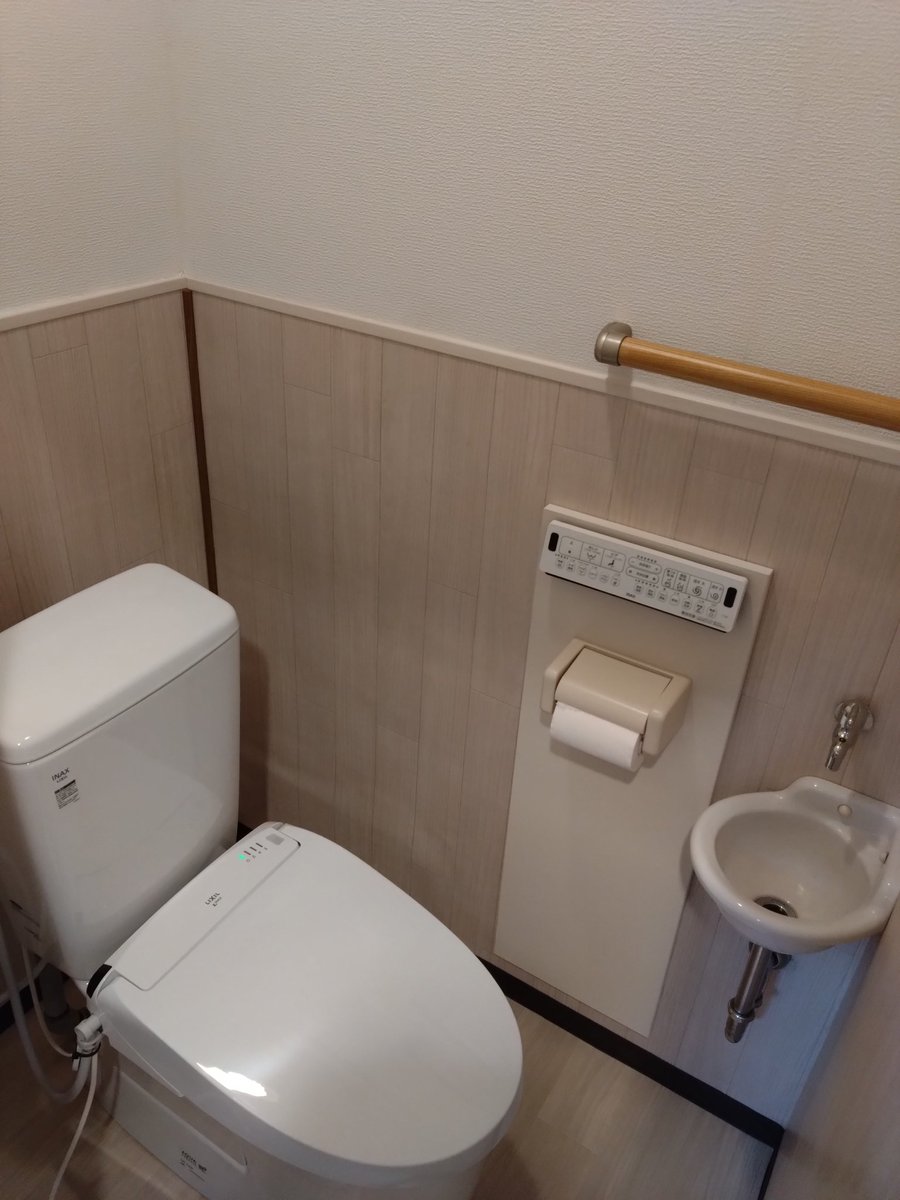 akb_surf's tweet photo. 親戚の家のトイレを和便→洋便化してきました！ https://t.co/gmKGwgFV0z