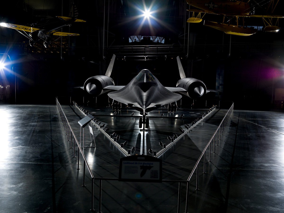 airandspace's tweet image. 20 years ago today, our Lockheed SR-71 Blackbird moved into its new home at the Steven F. Udvar-Hazy Center: s.si.edu/3RJN8Q3