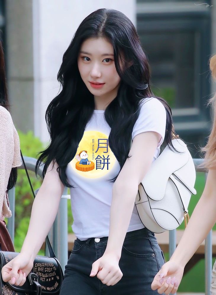 ㅤ

( 📣 ) HANAN'S ACTIVITY UPDATE

Elvis, Helios, Josephine on duty at the YUÉBING Festival, Victoria Park, Hong Kong.

#AGleamOfMoonlight

ㅤ