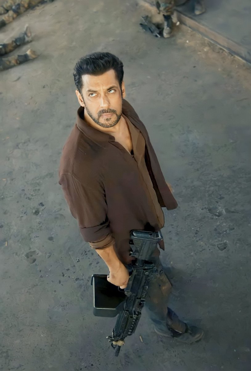 Box_Office_BO's tweet photo. #Tiger3 - 1000 cr ✅ https://t.co/RO8taLGYQ6