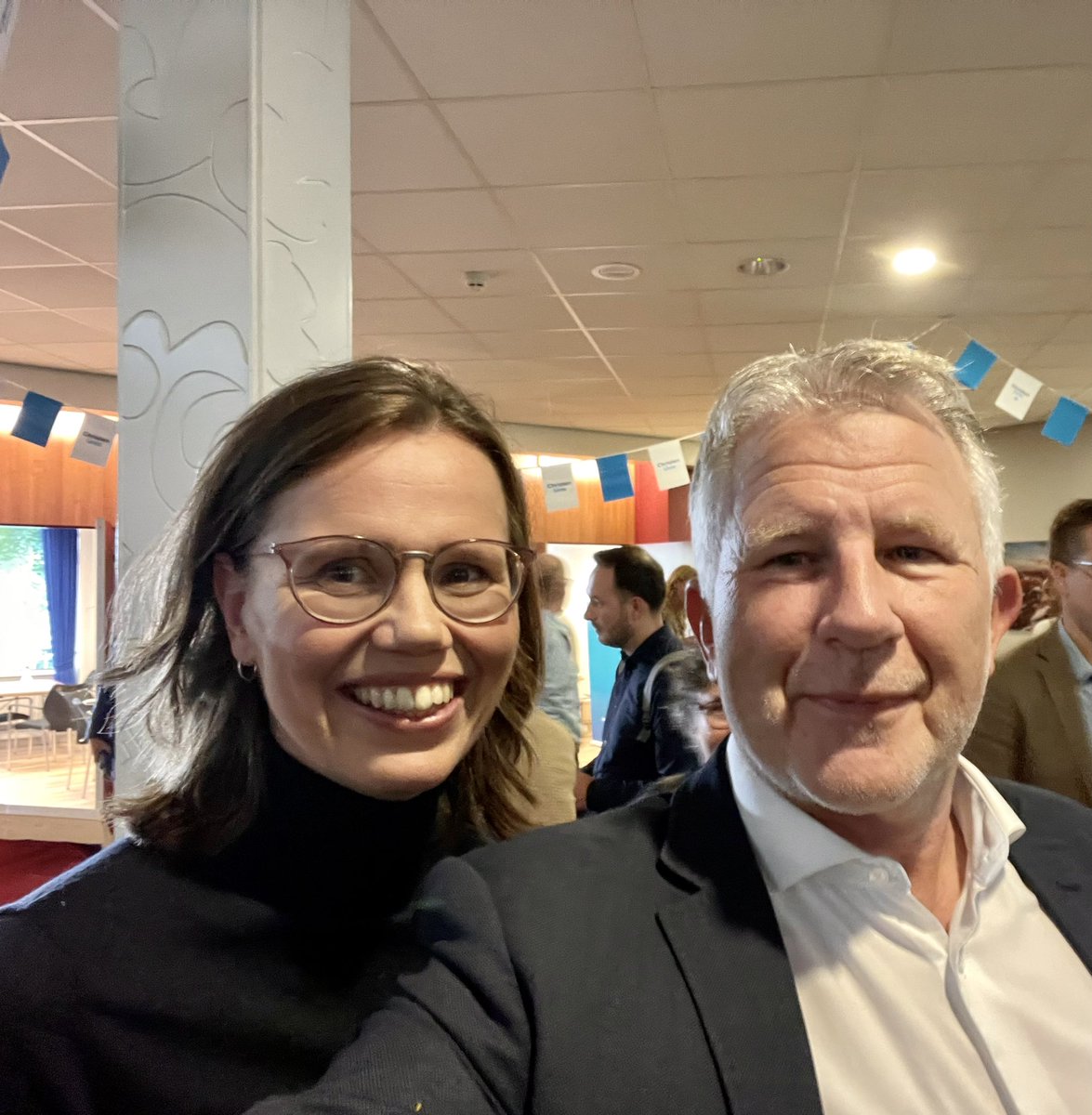 Mooi partij-congres van de ChristenUnie vandaag. Kieslijst en verkiezingsprogramma vastgesteld. Mirjam Bikker - opgegroeid in Nunspeet - is gekozen als lijsttrekker. Zelf mag ik op #26 staan. Geloof in de samenleving.
