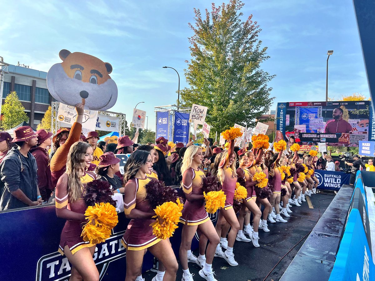 The #B1GTAILGATE is live from Minneapolis! #UMNproud #SkiUMah