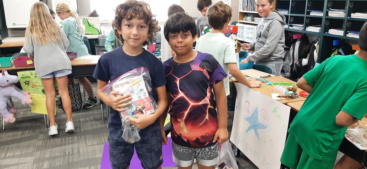 We loved shopping at the <a href="/rockenbaughES/">Rockenbaugh ES</a> 4th grade garage sale! We found some great treasures and enjoyed contributing to the donation for <a href="/MiracleLeagueSL/">MiracleLeagueSouthlk</a>