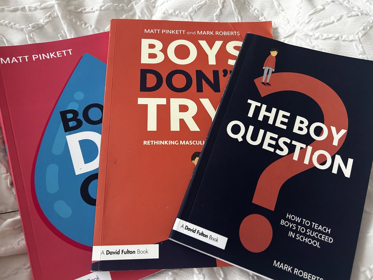 L A U R A 🌍 tweet media