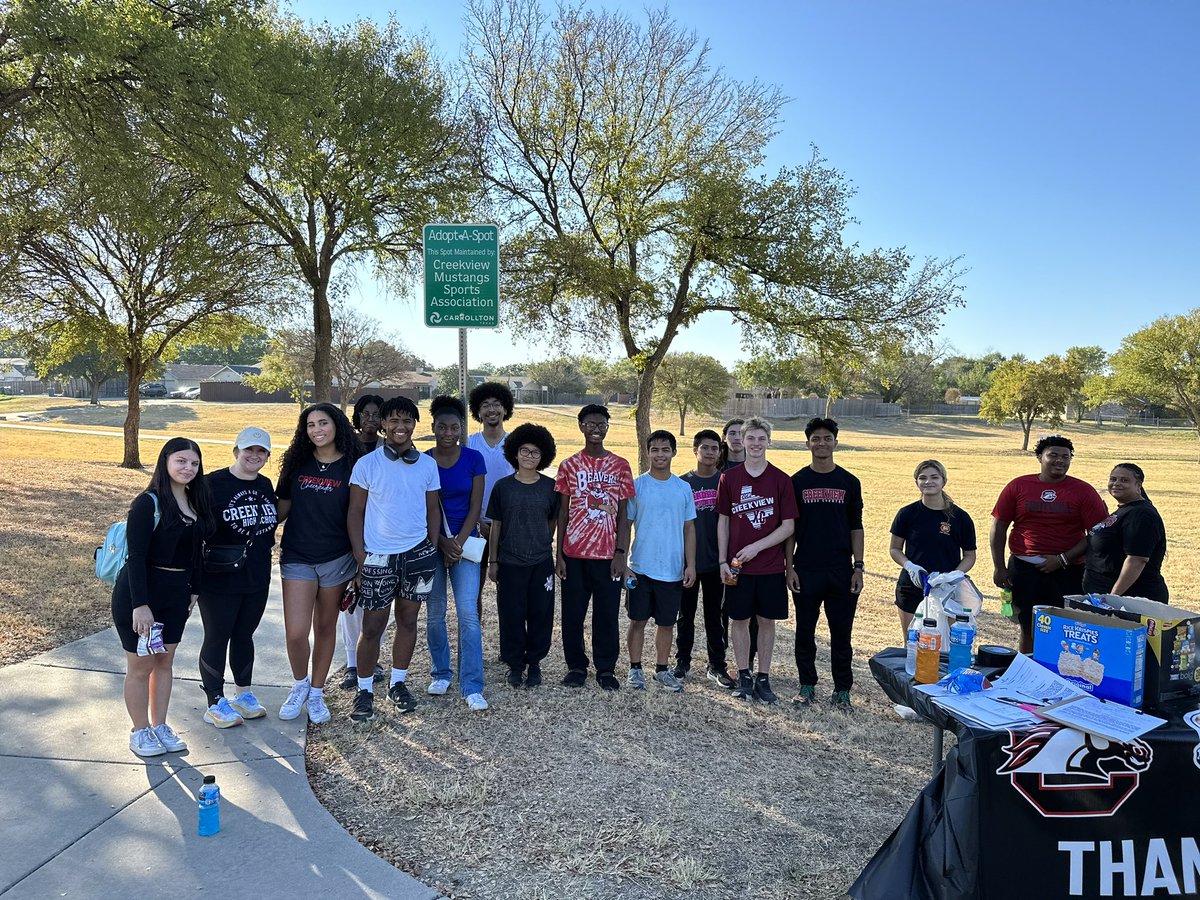 castillo_ac's tweet photo. Thank you Creekview Student Athletes for giving back to our Community!! #FAMILY  @CFBISD @WarHorseNation @RamirezCoach @SulakCFB @creekviewvolley @creekviewcheers @CoachStowe40 @creekviewvolley @EldredgeWendy https://t.co/ugVzqSCHxf