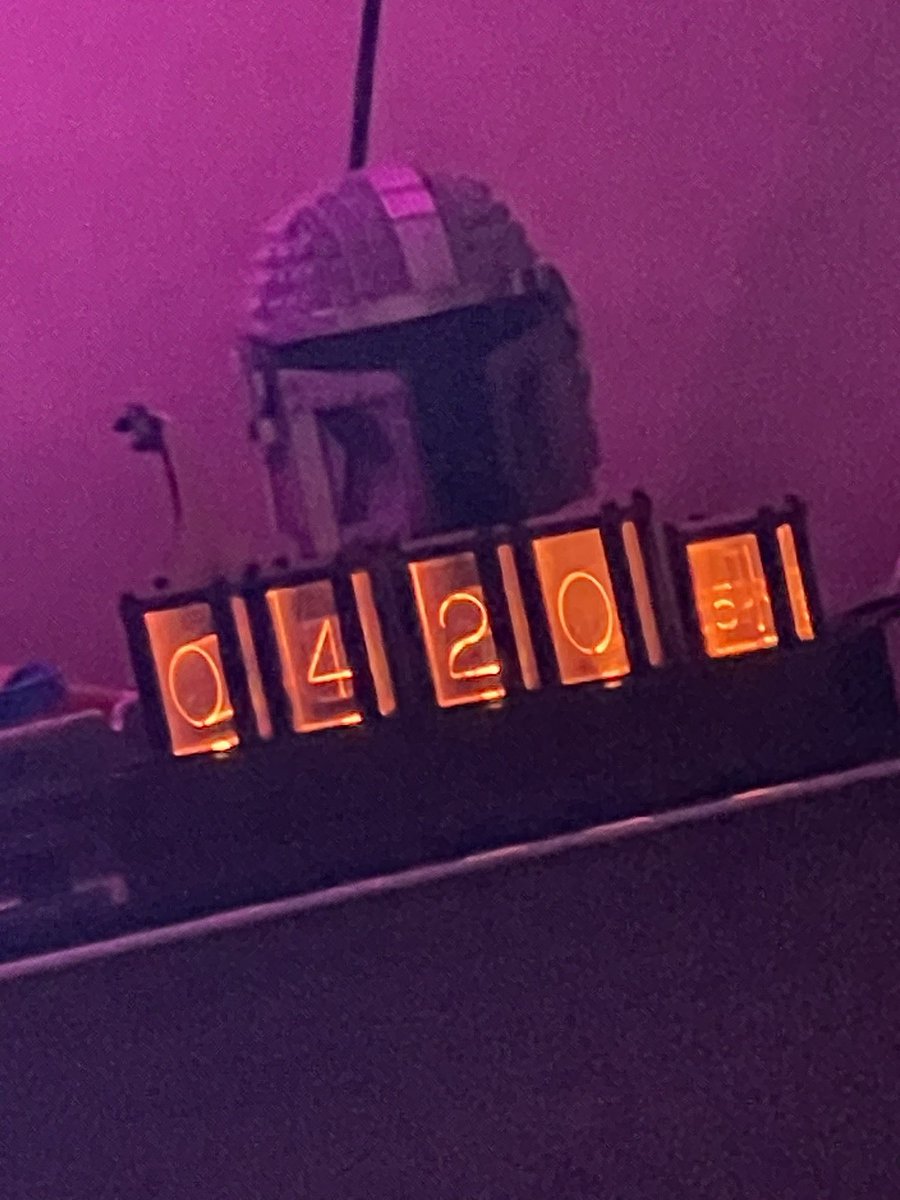tackonmo's tweet photo. In other news, I got a new clock https://t.co/1Bv0ihutq5
