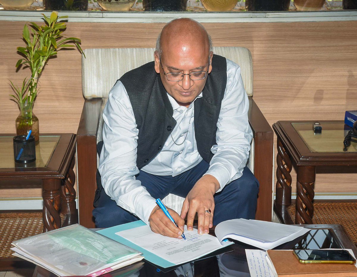 archanavarmaIAS's tweet image. “The old order changeth yielding place to new” …. 

Ma’am Debashree Mukherjee takes over as Secretary @MoJSDoWRRDGR in her  quintessential dignified &amp;amp; unassuming style  💕 
We shall sorely miss 😢 Pankaj Kumar sir who epitomised Silent is Solid ! 
Wishing both great innings 🫶