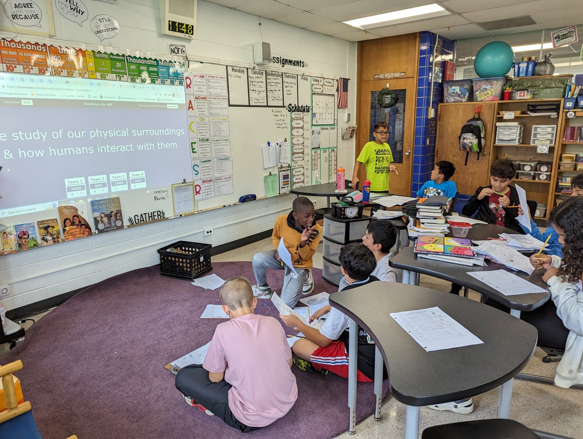 Mrs. Honsa tweet media