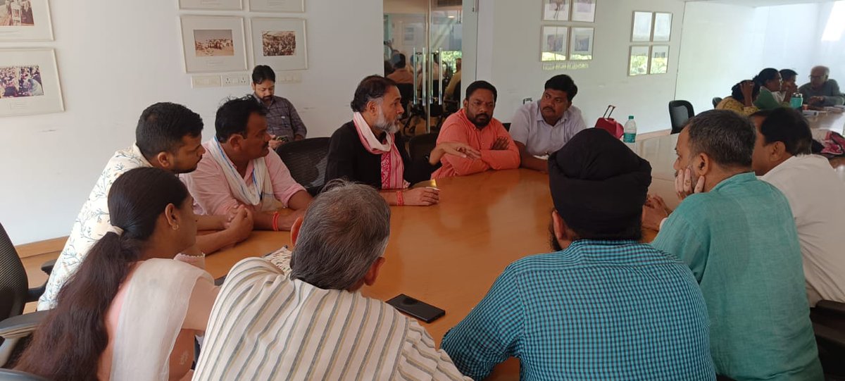 MPARMYCHIEF's tweet photo. बहुत क्रांतिकारी साथियों ने खून पसीना बहुत कुछ खोया है तब जाकर राजनेताओं के मुख मे ओबीसी वर्ग आया है लड़ेगे जीतेगे संघर्ष जिंदाबाद ओबीसी महासभा जिंदाबाद #जिसकी_जितनी_संख्या_भारी_उसकी_उतनी_हिस्सेदारी 
@_YogendraYadav @mrkamleshwar 
@AdDharmendra_ @INCMP https://t.co/5LC5PsOZW2