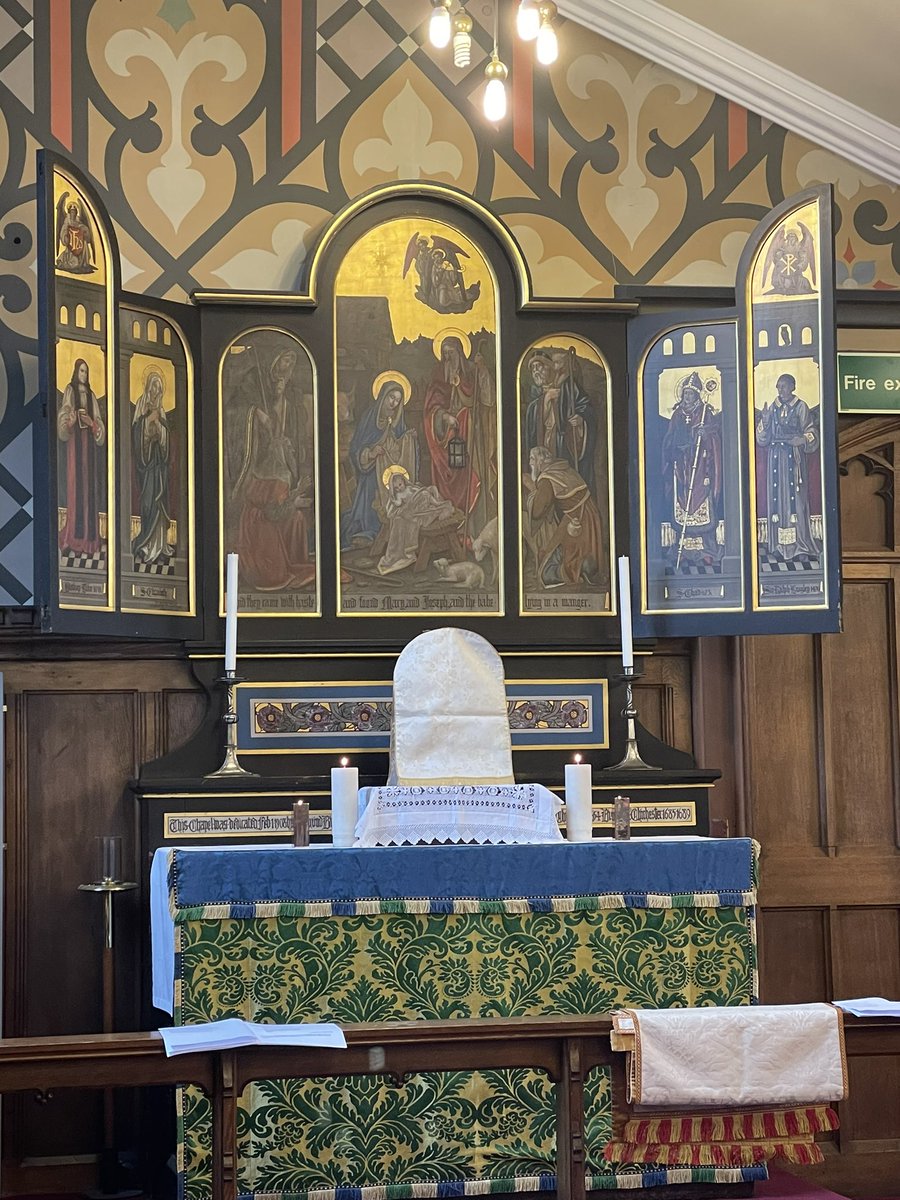 Huge thanks to @BishMiddleton for leading the Virtual Pifrimage to Walsingham today @OldhamParish, a day of reflection, prayer, fellowship & sacraments. filled with many graces & blessings, ending with Benediction. Thanks to @FatherPritchard for organising & Fr Daniel for hosting