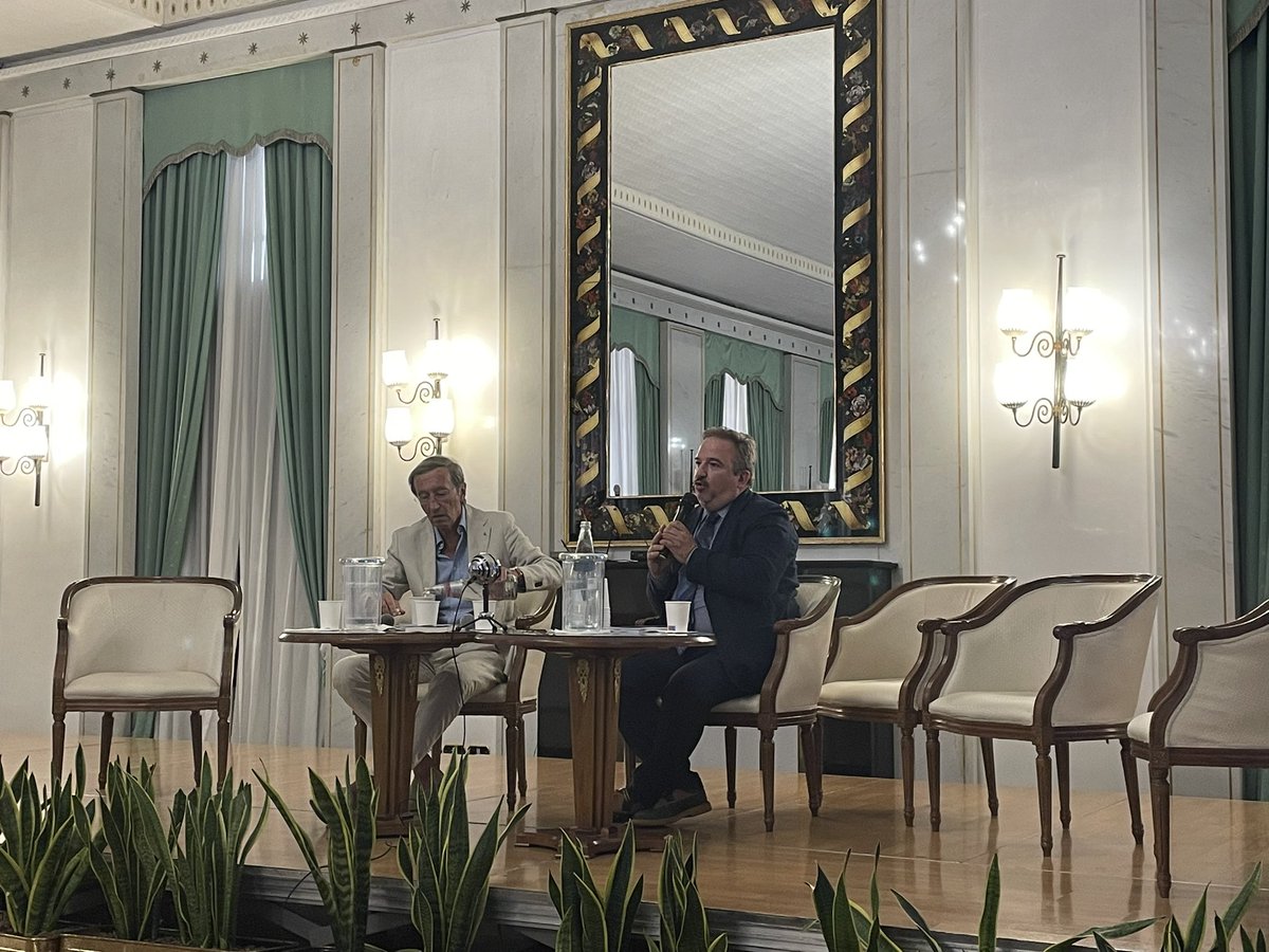 nazione_futura's tweet photo. Continua l’evento #italianconservatism con l’intervista di @lucatelese e Gianfranco Fini https://t.co/W3J7I8XBX1