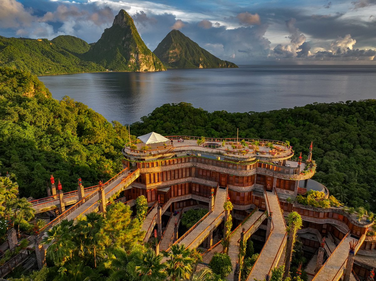 @HighUpVideo1 Piton views and open-air rooms.
Jade Mountain Resort, St Lucia.

#aerialphotography #hotelphotography