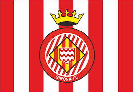 DonShelby_'s tweet photo. Cada vez que jugamos frente al Girona sale el debate sobre si decir 'Girona' o 'Gerona'.

Si el club se llama Girona FC pues se le tiene que llamar 'Yirona'.

Ya está.

Me parece de un paletismo extremo lo de maltratar a las lenguas cooficiales de España.

Respetad la Historia. https://t.co/m4U1k0i9rq