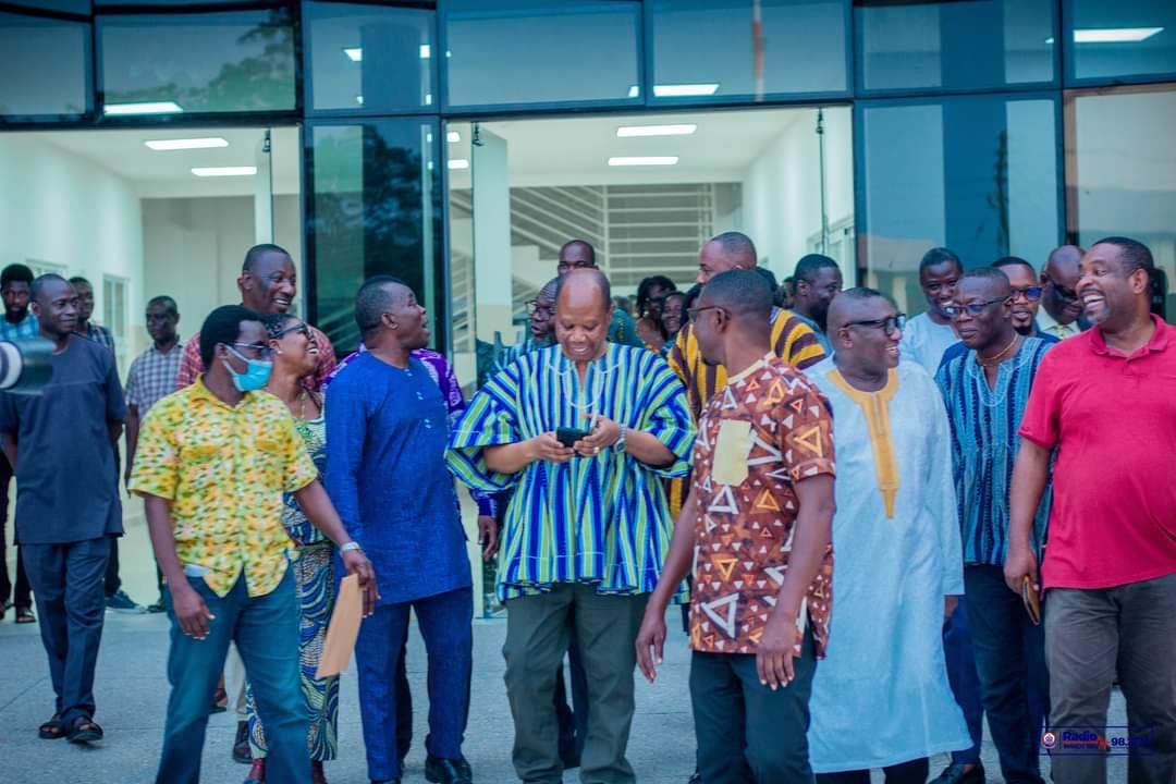 BigBenCentral's tweet photo. 📍ALL SAID AND DONE 📍

Prof. Mawutor Avoke, the VC of the University of Education, Winneba along with several members of his Management Team, conducted the unveiling ceremony for recently completed projects at the school. They revealed commemorative plaques to mark the occasion. https://t.co/UYihgVQfD5