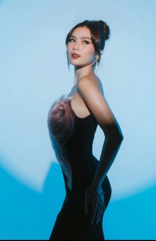 solmanuel2's tweet photo. @TeamFranKiraOFC likeable Beautiful lady

FancifulFRANCINE AtTheBall 

#FranKira https://t.co/EfxPogQmgI
