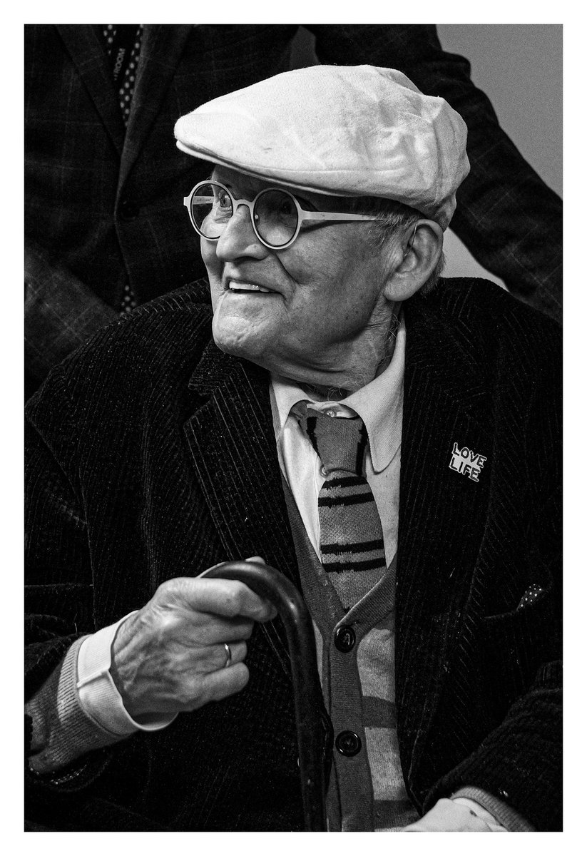 klausmakela's tweet photo. David Hockney in London, September 2023 https://t.co/6Yvq5Oj5SR