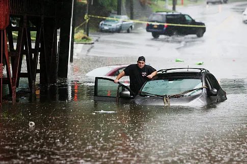 According to maga republicans it’s not
Climate Change, it’s an Alternative Climate.
#notdeepthinkers 
#scienceisreal 
#Floods 
#DemVoice1 
#ProudBlue