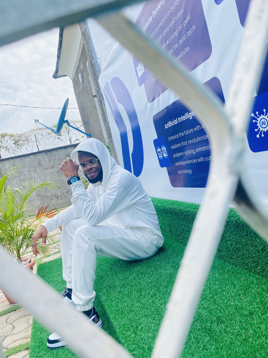 Lordkato1's tweet image. Wherever you find yourself, make sure to leave a positive print. Build till you see results. 
I’m not motivating you, you are your best motivator. 
@followers 
#techykato #dannyokec #dannyokecdevhub #okecbot #AI