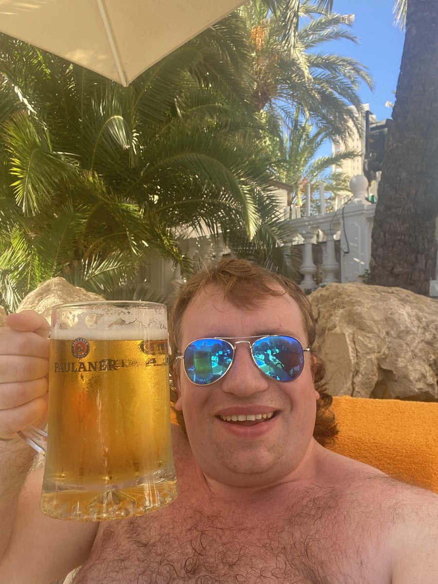 Enjoying the good life in Benidorm 😎🍺