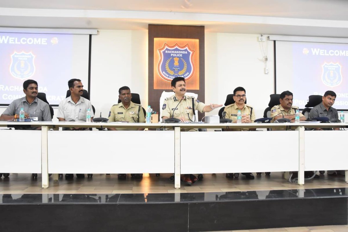 MalkajgiriCop's tweet photo. Removing another 250 kg of #Ganja from black market is a significant #achievement of #RCKPolice. #Proud to prevent potential harm to public by reducing availability of #Ganja. It sends a strong message that #drugs will not be #tolerated. Our aim is to make a #Drugfree #Society. https://t.co/HybEcFCquw