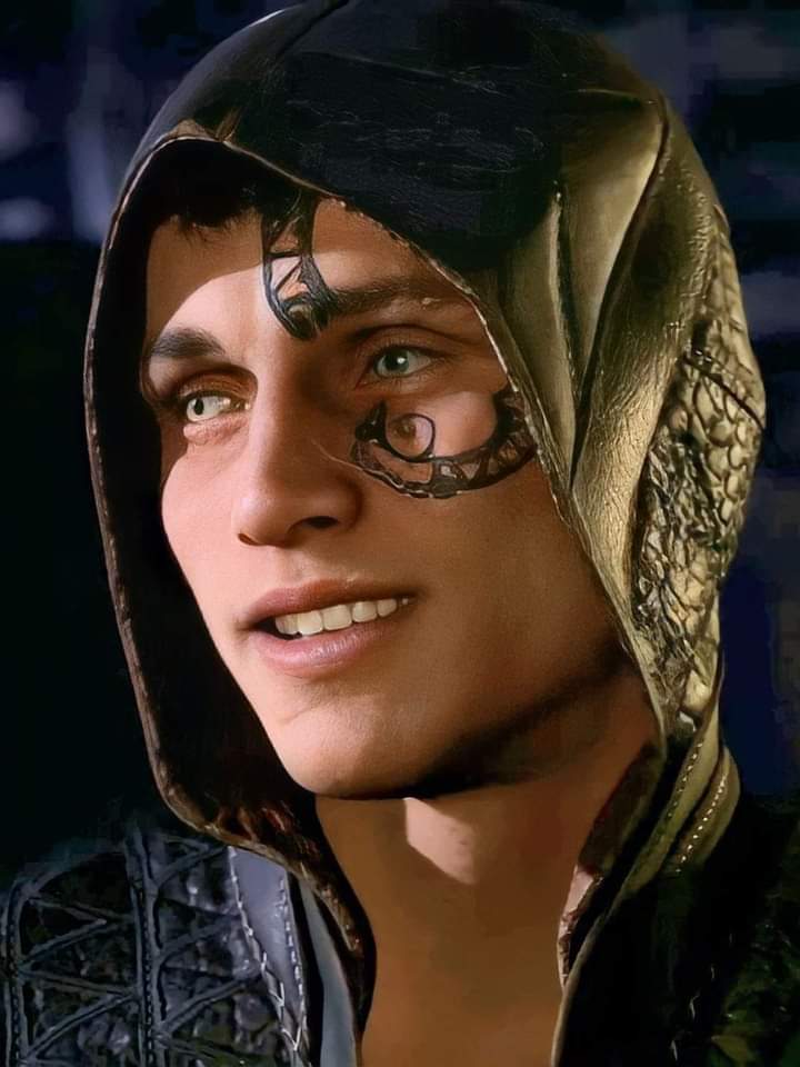 — No se si liu kang quiso hacer una nueva línea temporal, o solo quiso complacerme con tremendas bellezas... Aunque me falta un vaquero para completar mi colección de chicos lindos, oh si ya tengo una película para todos ellos...