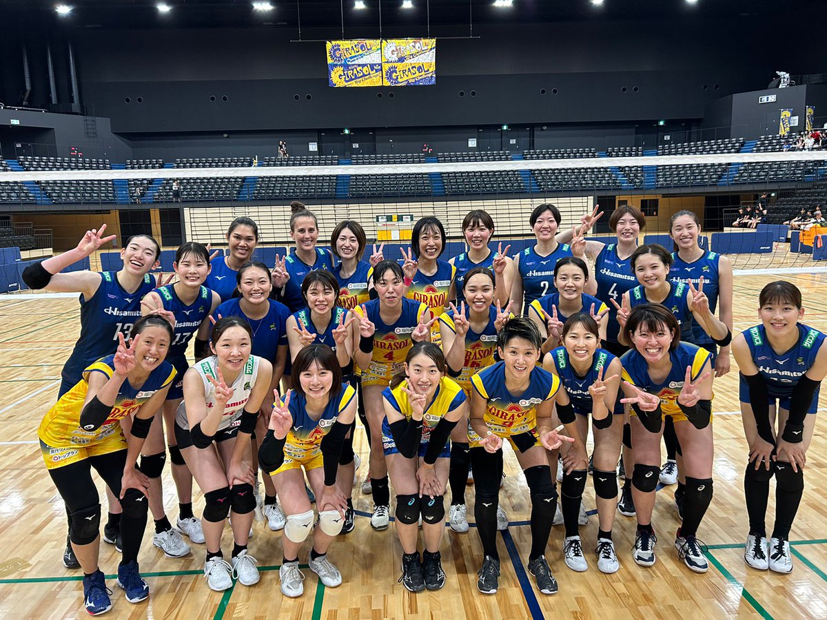 tarkeysbar's tweet photo. #久光スプリングス
#福岡ギラソール
#Hisamitsusprings
#fukuokagirasol
#エキシビションマッチ
#九州バレーボール
#Vリーグ 
#ThankYou https://t.co/JBAobAtWcw