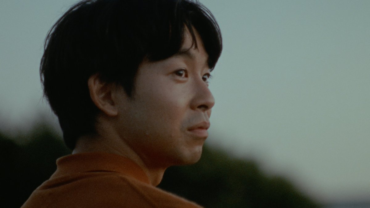 okuyama_333's tweet photo. 自主映画を作りました。
出演は、広瀬すずさん、仲野太賀さん。
脚本は、生方美久さんです。

夏終わりの夕暮れ、風の気持ちいい日。思えば特別だったあの時間。
とあるベンチを舞台にしたオムニバス映画『アット・ザ・ベンチ』第一編です。
こちらより、ぜひご覧ください。→https://t.co/FtnDhKdKaX https://t.co/KOfxD2djqQ